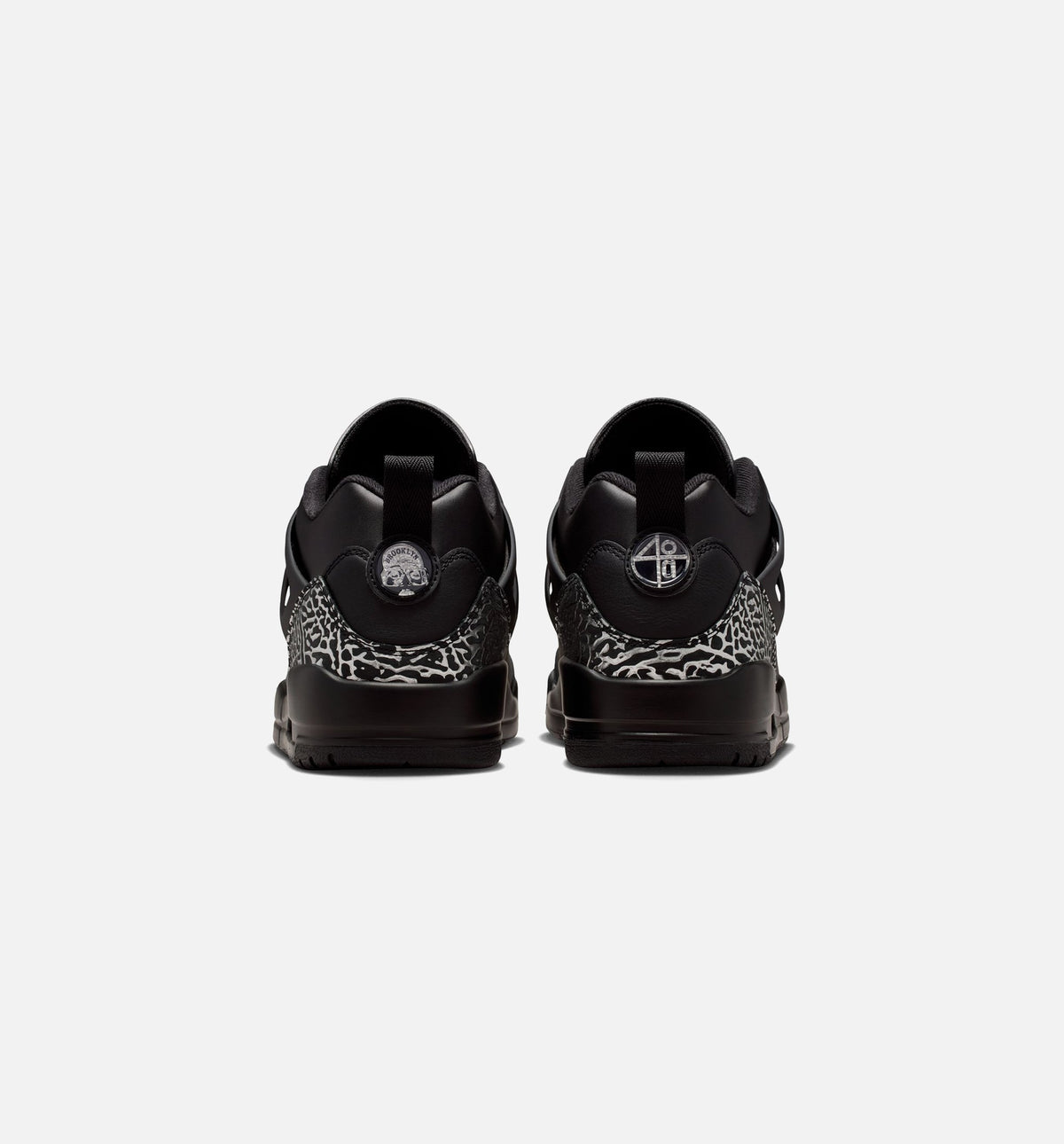Spizike Low – Men's Basketball Shoe in Black/Black/Metallic Silver